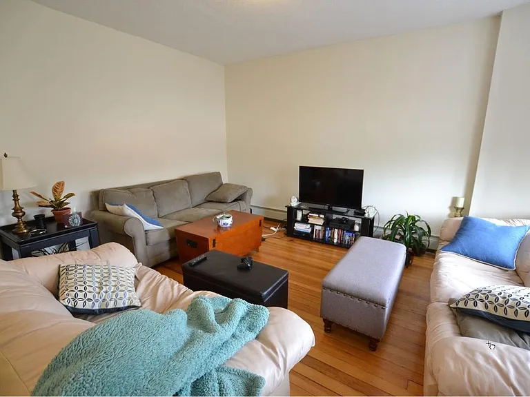 1950 Beacon St #1 — Photo 11
