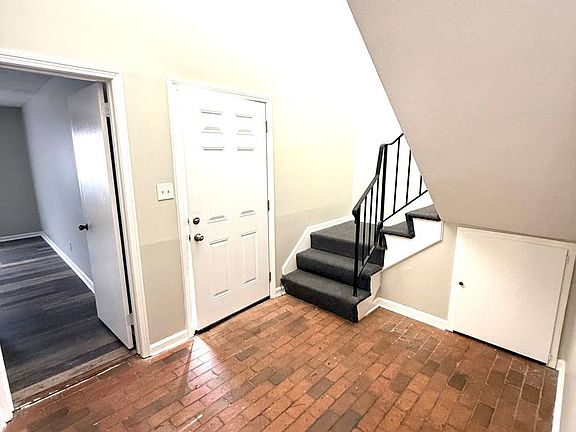 2nd image of 2060 Rexford Rd