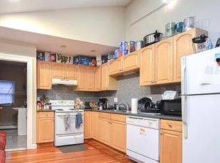195 Waterman St APT 5, Providence, RI 02906