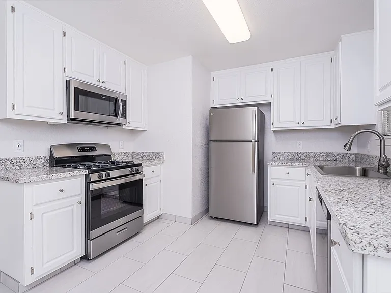 6037 N Haven Dr — Photo 7