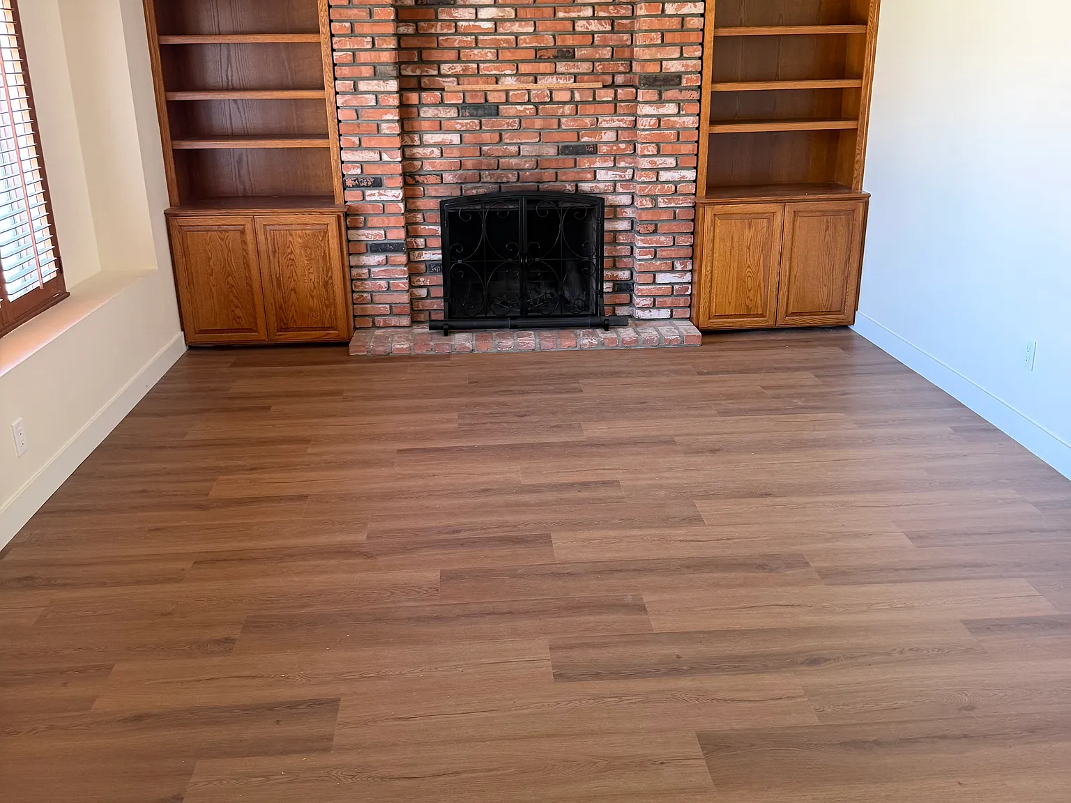 4 bed, 1359 sqft, $4,300 — Photo 3