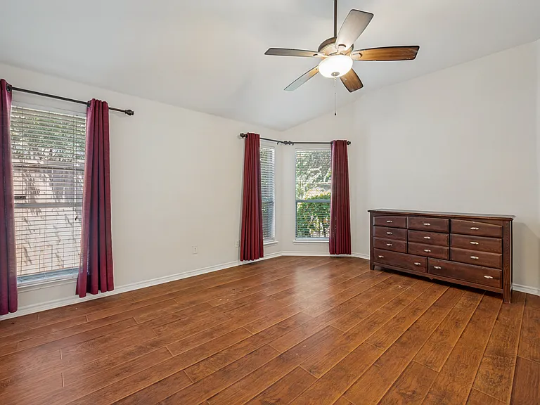 1615 Bur Oak Dr — Photo 17