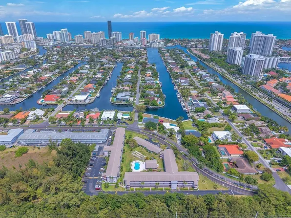 700 Layne Boulevard #301, Hallandale Beach, FL 33009