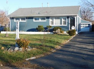 976 Chestershire Rd, Columbus, OH 43204