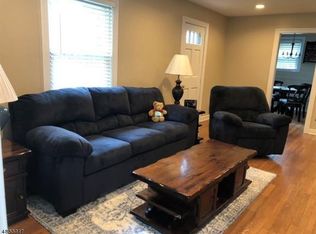 96 W Oak St, Basking Ridge, NJ 07920