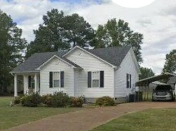 335 Red Oak Cir, Lexington, TN 38351