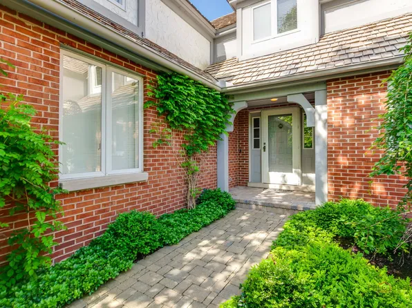 1066 Franz Dr, Lake Forest, IL 60045