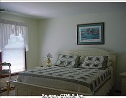 4th image of 108 S Mill Dr