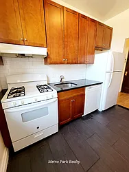 Rented by Metro Park Realty Inc