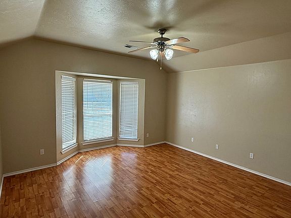 5th image of 800 Blake Ct