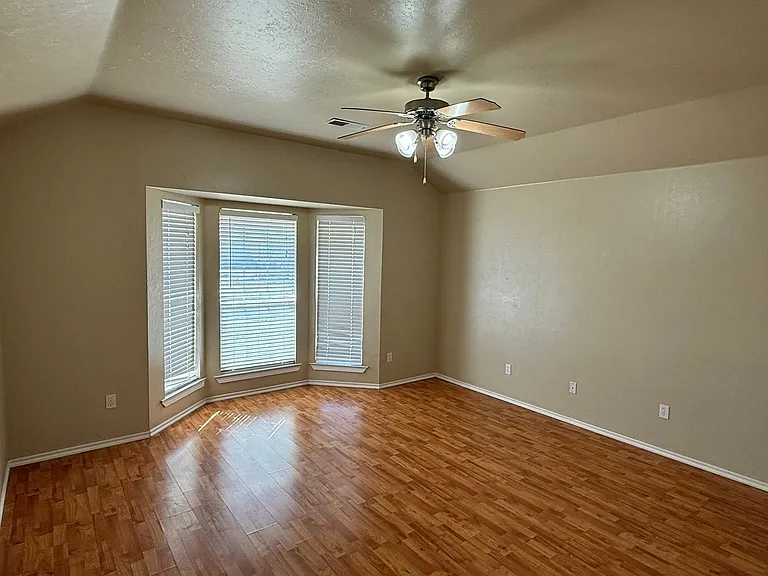 800 Blake Ct — Photo 5