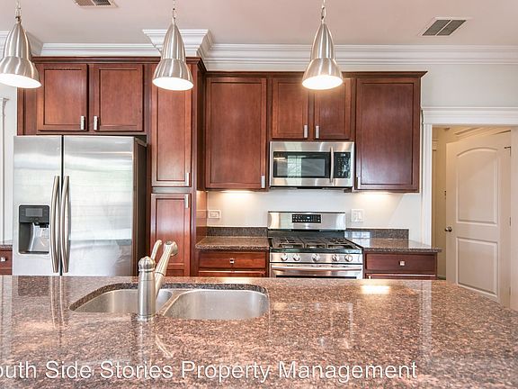 5th image of 4705 S Champlain Ave #202