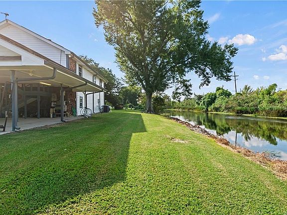 3rd image of 3918 Benton Dr