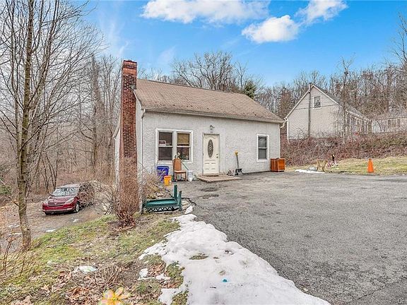 4th image of 20 Cortlandt Ave