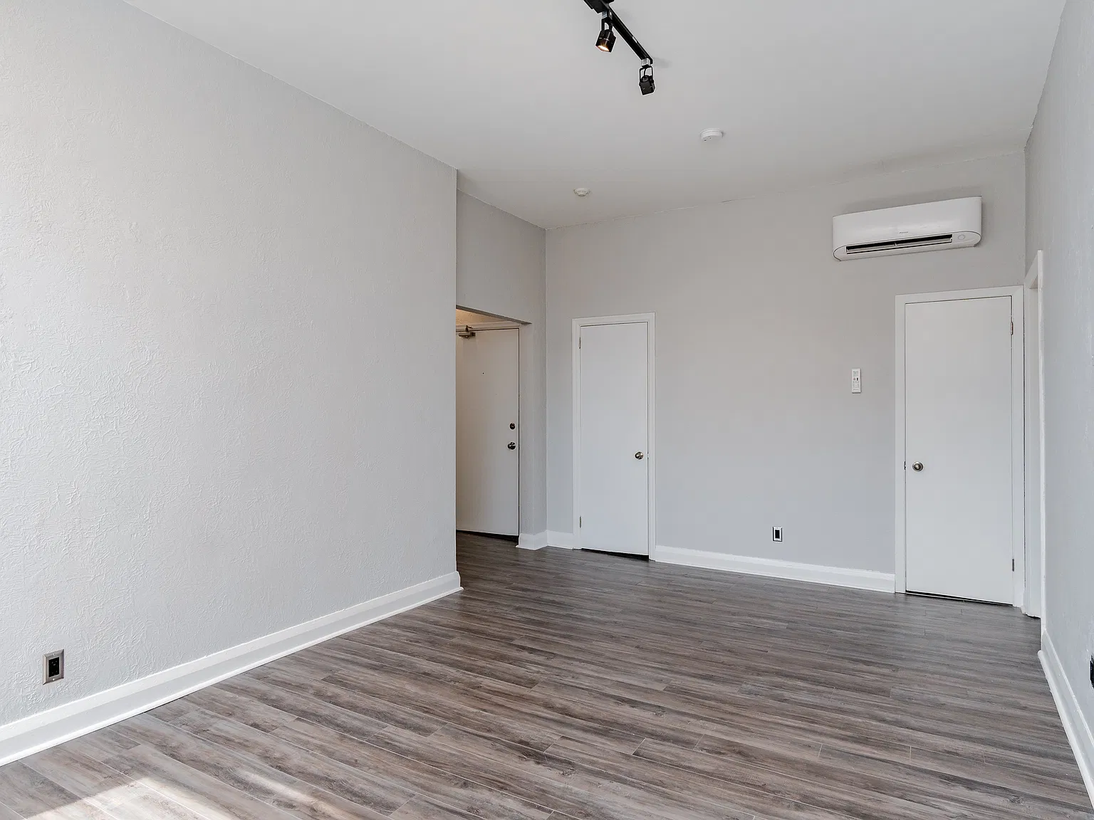 89 Princess Street — Photo 2