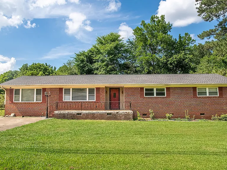 8323 E Mountain Ln — Photo 1