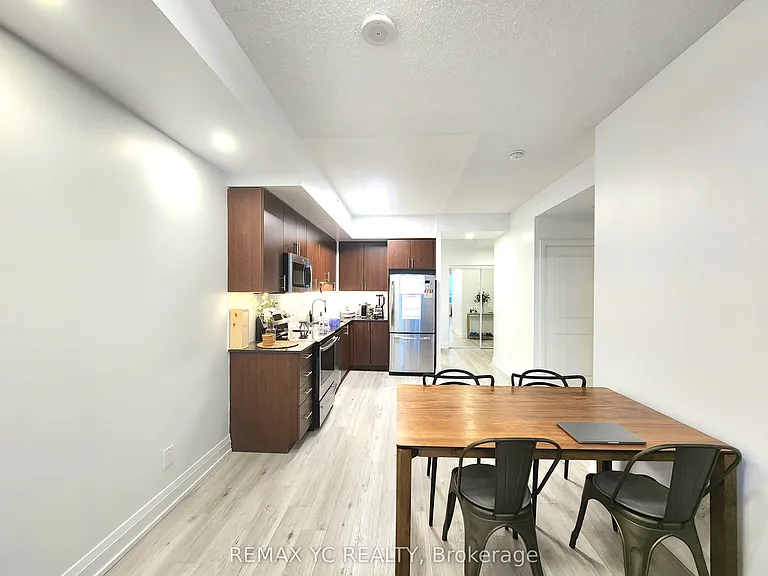 7165 Yonge St #1007 — Photo 4