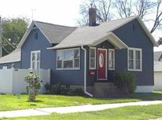 515 N 5th St, Clinton, IA 52732