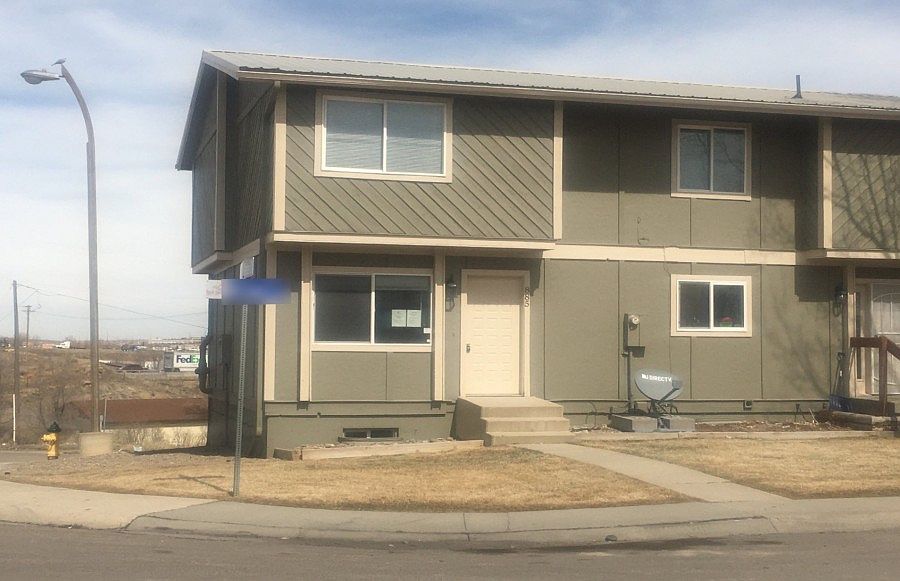 2nd image of 885 Moccasin Ln