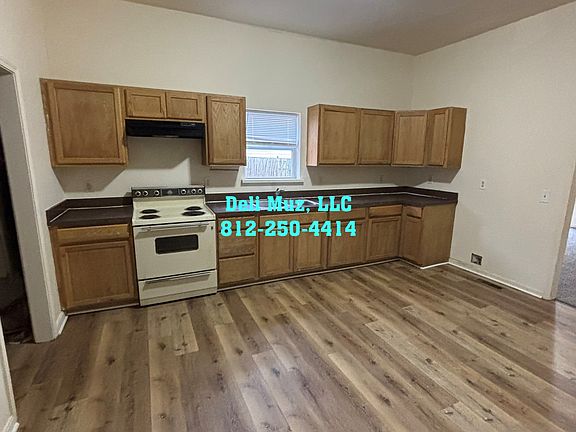 3rd image of 219 W Columbia St