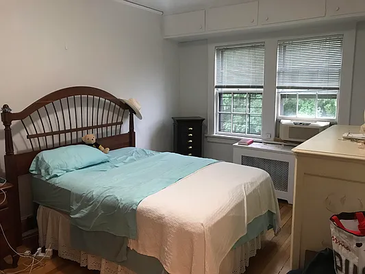 Rented by Lisa Realty Group LTD | media 6