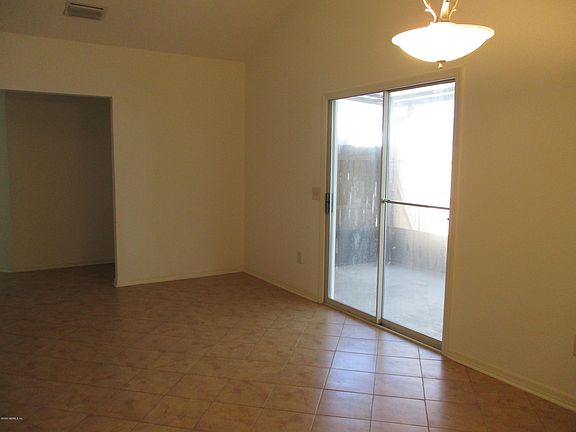 3rd image of 12046 Cobblewood Ln N