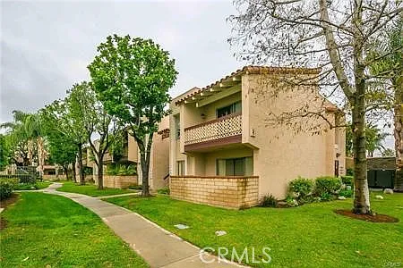 700 W La Veta Ave #R6 — Photo 14