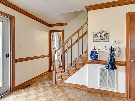 5th image of 8172 Sawyer Ln