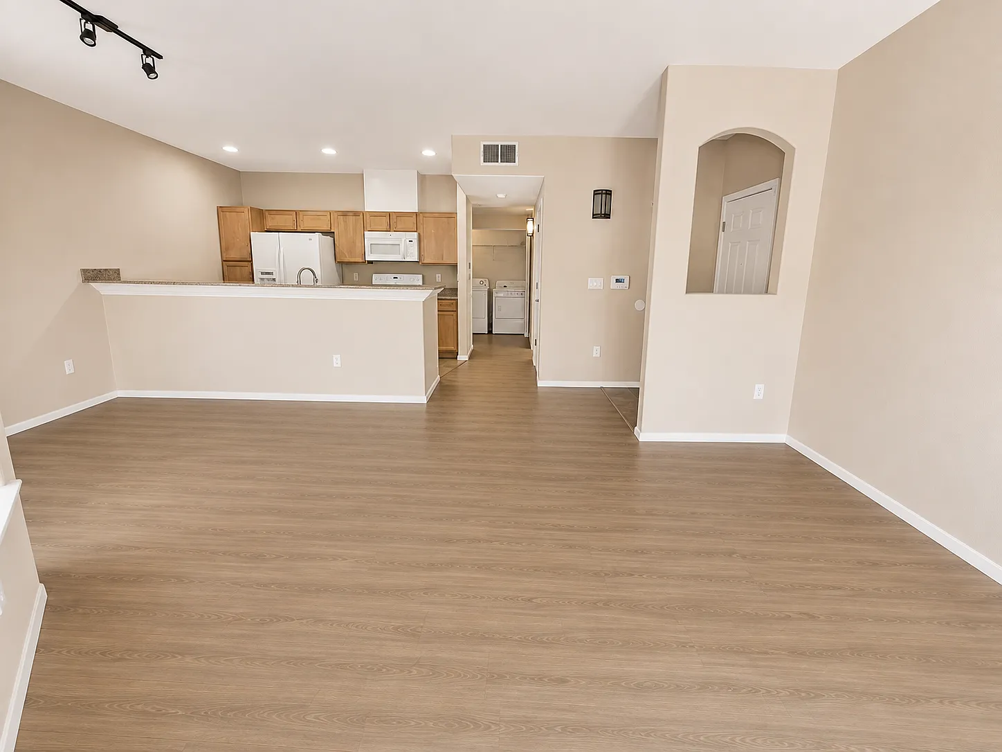 4200 E Commerce Way — Photo 3