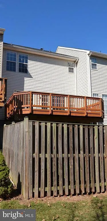 3 bed, 4.0 bath, 1703 sqft, $2,900 — Photo 2