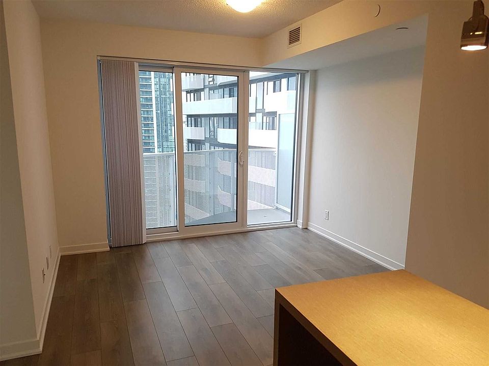 2nd image of 100 Harbour St #3105