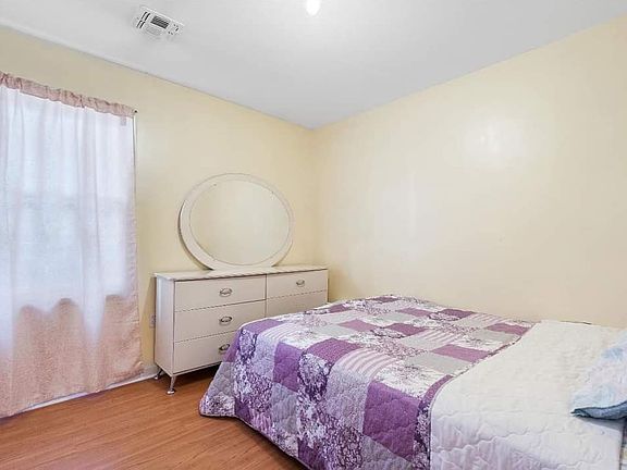 3rd image of 152 Virginia Ave Floor 2