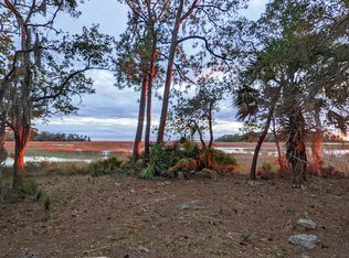 90 Old Oyster Factory Rd, Beaufort, SC 29906