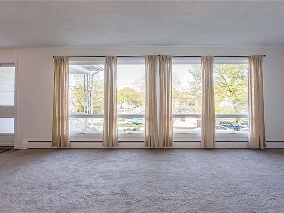 5th image of 7 Pasco Dr