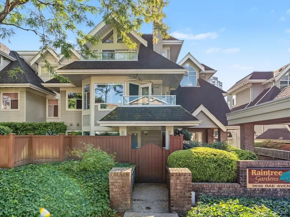 3638 Rae Ave #302, Vancouver, BC V5R 2P5