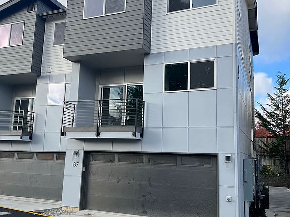 5th image of 806 164th St SW #B7