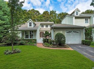 2 Victorian Ct, Huntington, NY 11743