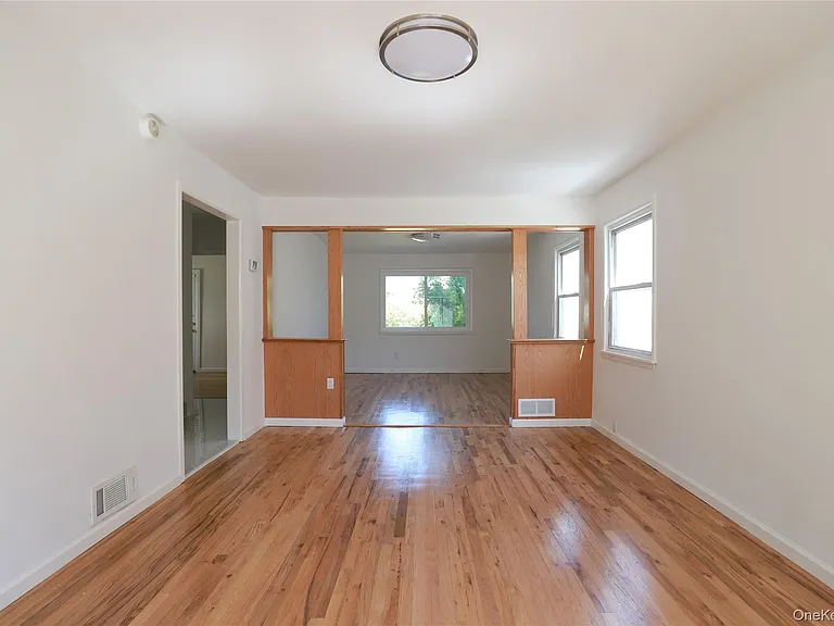 14-33 140th St — Photo 3