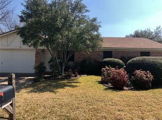 5911 Willow Valley Dr, Arlington, TX 76017
