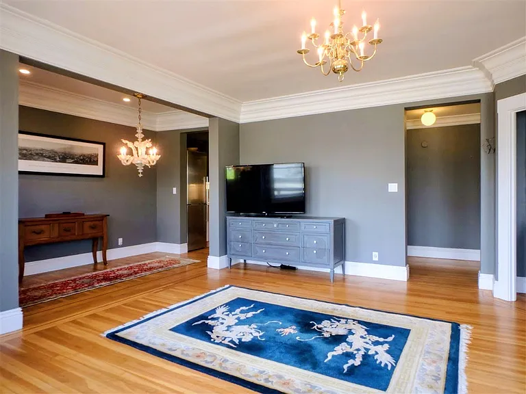 1856 Green St #5 — Photo 1