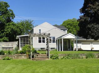 122 N Main St, Monticello, IA 52310
