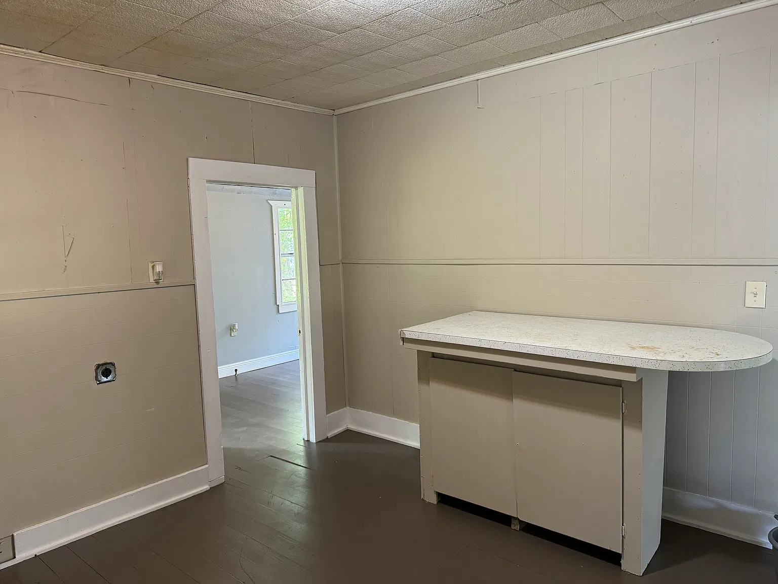 3 bed, 1224 sqft, $895 — Photo 2