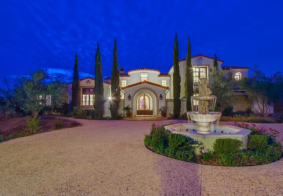 Fountain & circular driveway