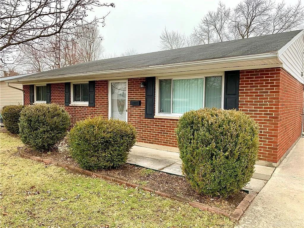 118 Bronwood St photo 1