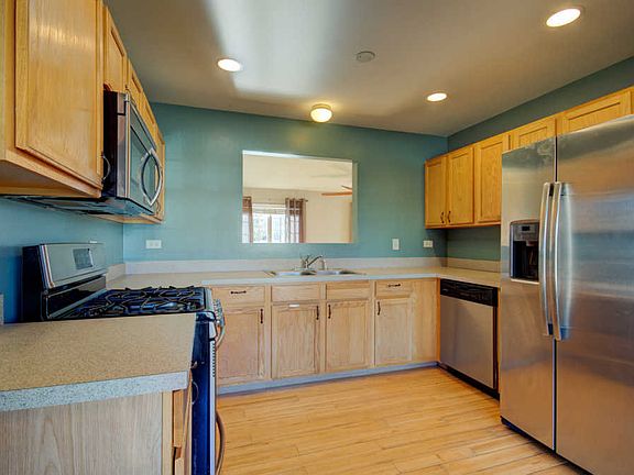3rd image of 6714 Desert Dr