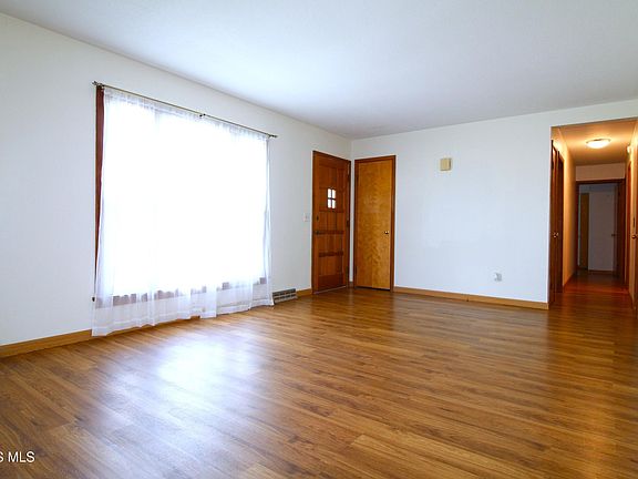 4th image of 19 N Fargo St