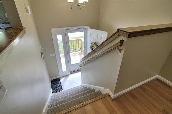5th image of 17 Bennington Cir