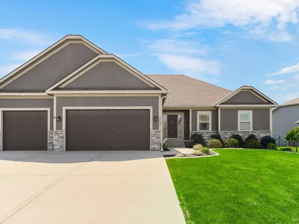 512 SE Linden Dr, Blue Springs, MO 64014