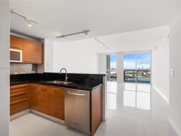 253 NE 2nd St APT 2405, Miami, FL 33132