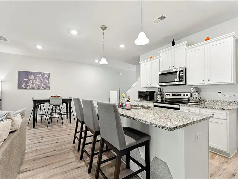 1840 Fabian Way — Photo 6